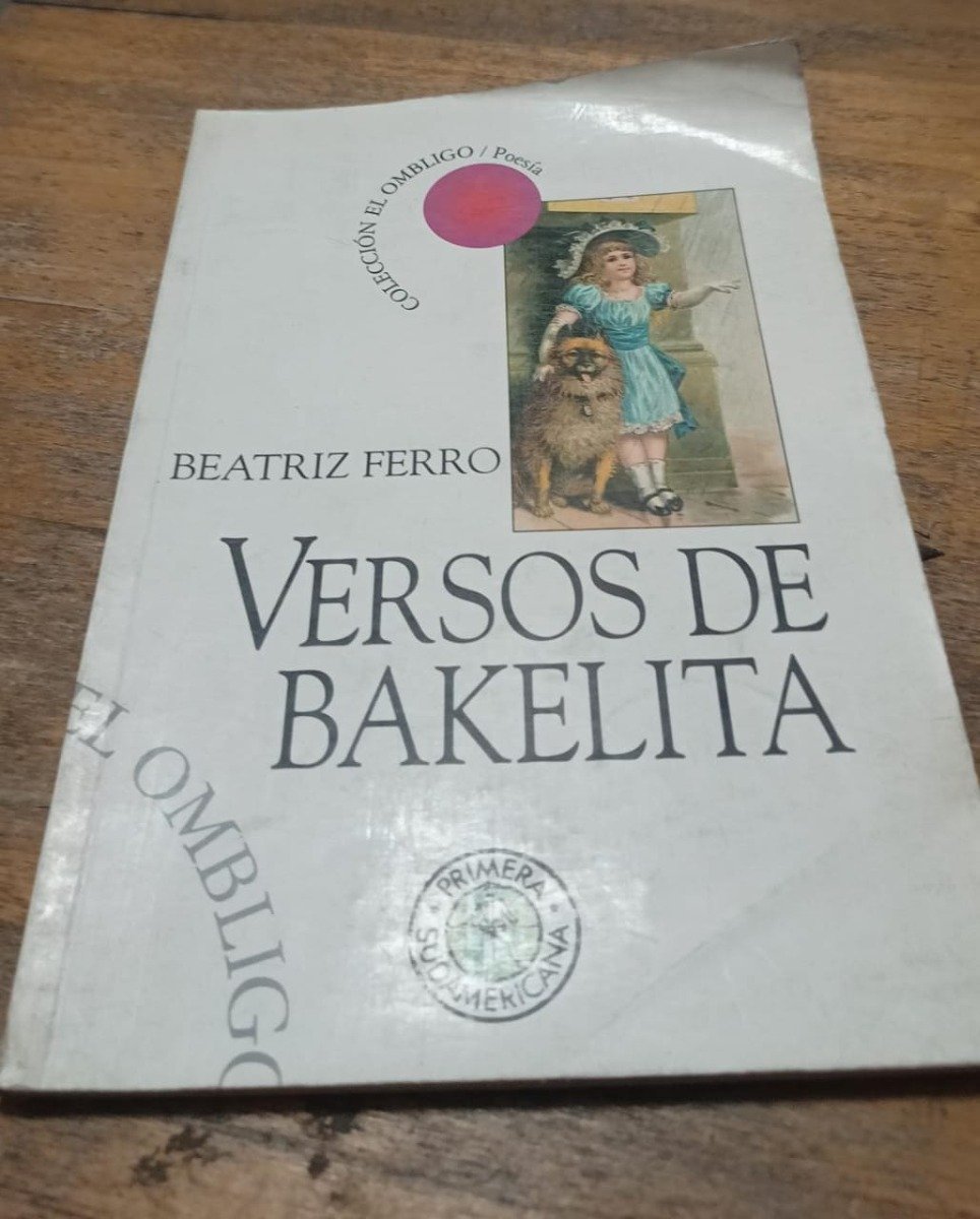 Versos De Bakelita - Beatriz Ferro