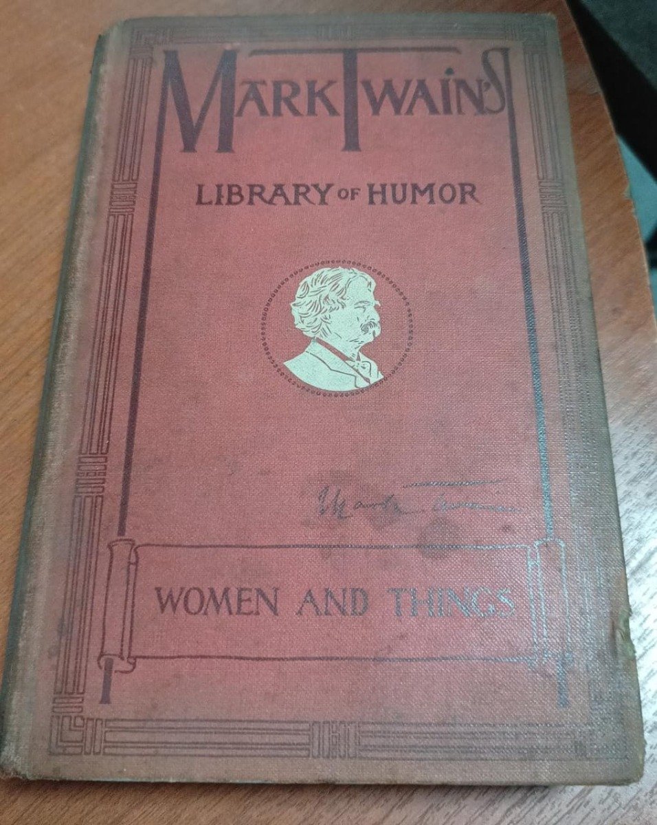 Women And Things - Mark Twain